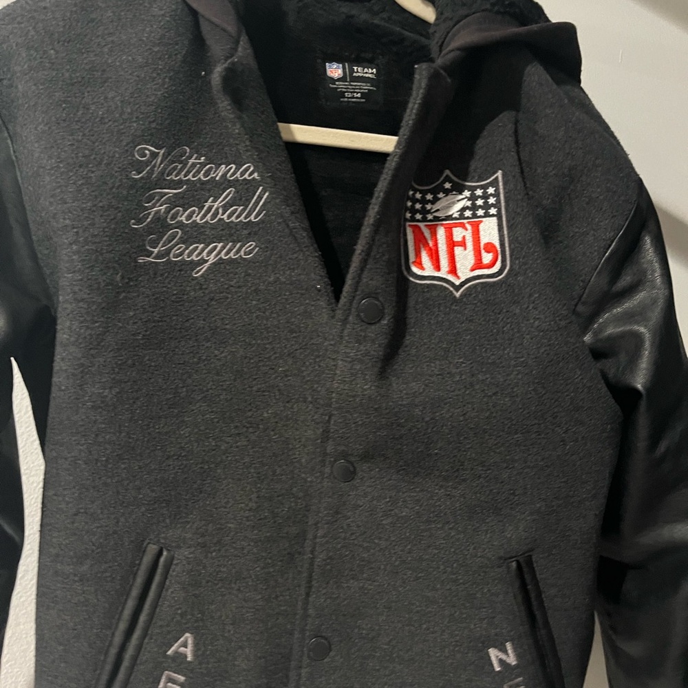 Official NFL Boy’s Black and Gray Logo Jacket Size 13-14